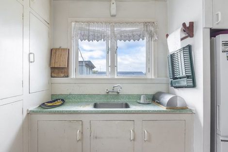 Photo of property in 6 Aotea Road, Glen Eden, Auckland, 0602