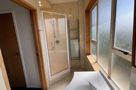 Photo of property in 24 Hurstbourn Priors, Goodwood Heights, Auckland, 2105