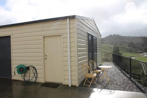 Photo of property in Hurndall Street East, Maungaturoto, 0520