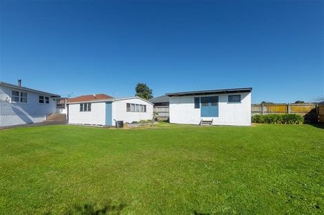 Photo of property in 56 Orams Road, Hillpark, Auckland, 2102