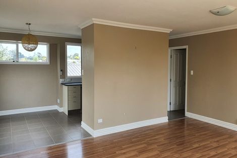 Photo of property in 27 Pahi Place, West Harbour, Auckland, 0618