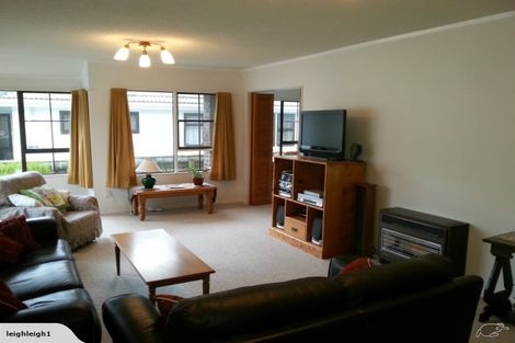 Photo of property in 30a Oxford Street, Tawa, Wellington, 5028