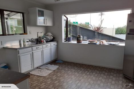 Photo of property in 5 Sylvan Avenue, Northcote, Auckland, 0627