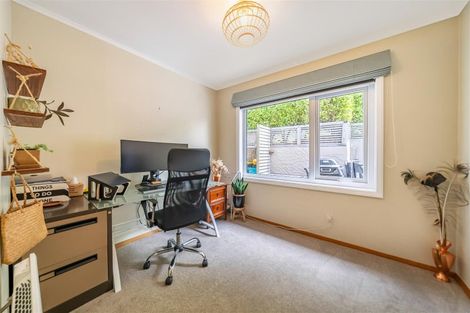 Photo of property in 76 Redwood Avenue, Tawa, Wellington, 5028
