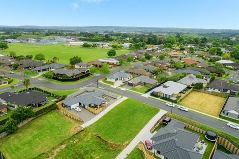 Photo of property in 6 Sam Heywood Place, Pyes Pa, Tauranga, 3112