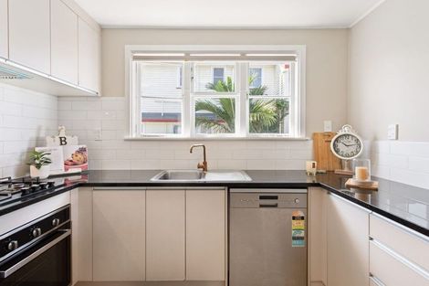 Photo of property in 59 Avondale Road, Avondale, Auckland, 1026