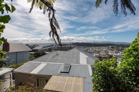 Photo of property in 80 Kelburn Parade, Kelburn, Wellington, 6012