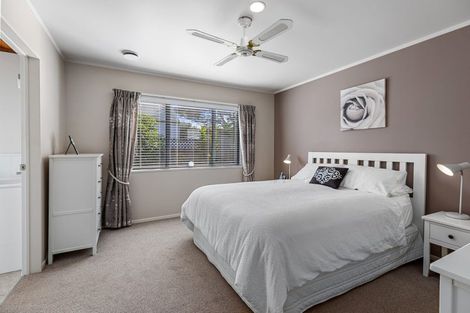 Photo of property in 28 Webb Place, Papamoa Beach, Papamoa, 3118