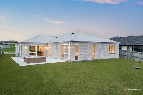 Photo of property in 21 Tahuna Minhinnick Drive, Glenbrook, 2681