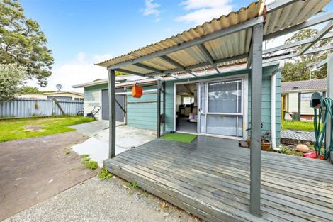 Photo of property in 3 Pushon Place, Clendon Park, Auckland, 2103
