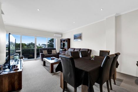 Photo of property in The Strand, 7/16 Ronald Street, Strandon, New Plymouth, 4312