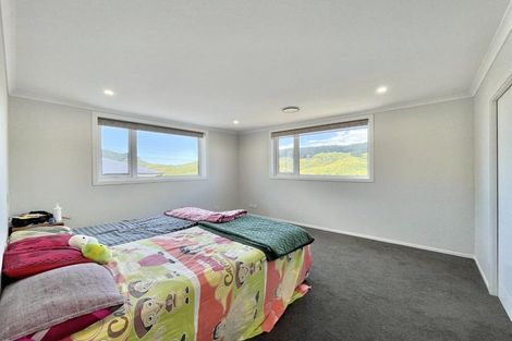 Photo of property in 154 Amesbury Drive, Churton Park, Wellington, 6037