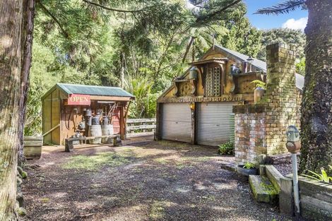 Photo of property in 147 Carter Road, Oratia, Auckland, 0604