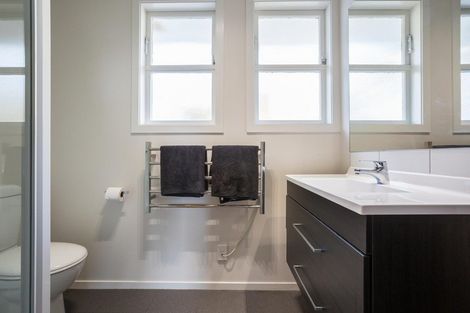 Photo of property in 10 Huntingdon Street, Northland, Wellington, 6012