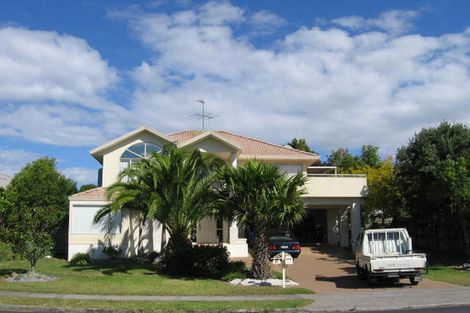 Photo of property in 46 Goldfinch Rise, Unsworth Heights, Auckland, 0632