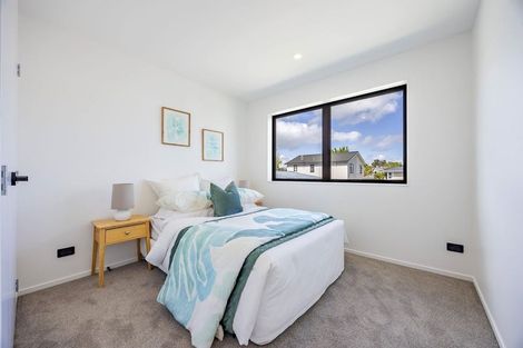 Photo of property in 27d O'donn Avenue, Beach Haven, Auckland, 0626