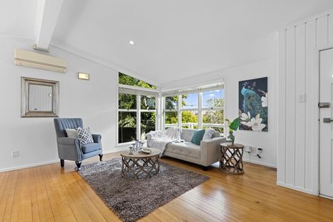 Photo of property in 1/48 Bond Crescent, Forrest Hill, Auckland, 0620