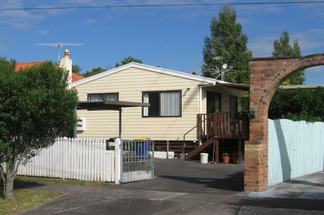 Photo of property in 1/144 Lynwood Road, New Lynn, Auckland, 0600