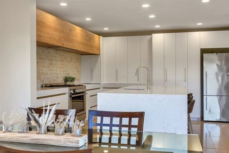 Photo of property in 9 Sampson Avenue, Waiwhakaiho, New Plymouth, 4312