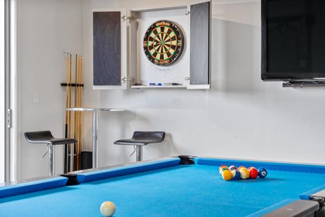 Photo of property in 10a Mackay Drive, Greenhithe, Auckland, 0632