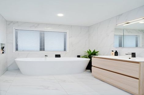 Photo of property in 10 Finsbury Place, Henderson, Auckland, 0612