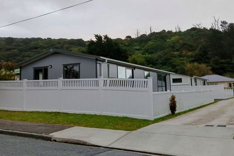Photo of property in 6-6a Davis Grove, Wainuiomata, Lower Hutt, 5014