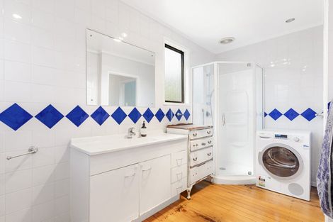 Photo of property in 22a Kirrie Avenue, Te Atatu South, Auckland, 0610