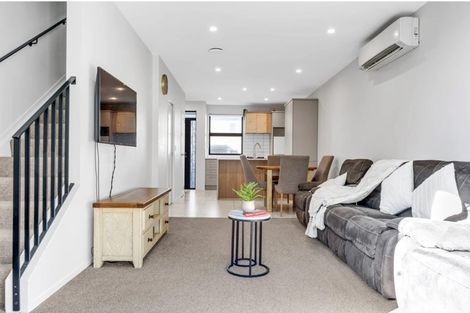 Photo of property in 12 Magnetite Lane, Flat Bush, Auckland, 2019