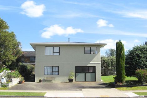 Photo of property in 45 Heta Road, Highlands Park, New Plymouth, 4312