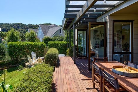 Photo of property in 8 Cheviot Road, Lowry Bay, Lower Hutt, 5013