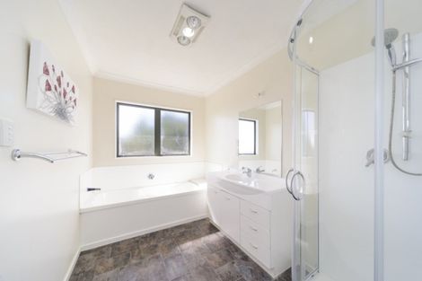 Photo of property in 302 Ngahere Park Road, Turitea, Palmerston North, 4472