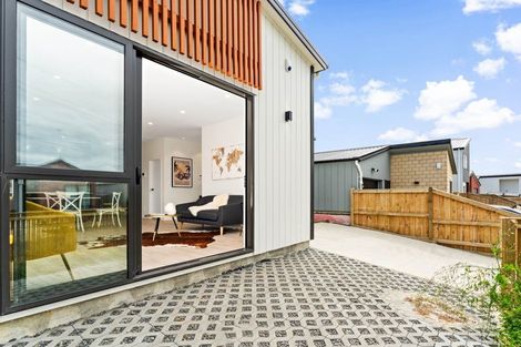 Photo of property in 32 Puhikawa Street, Massey, Auckland, 0614