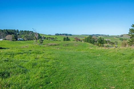 Photo of property in 2640 South Head Road, South Head, Helensville, 0874