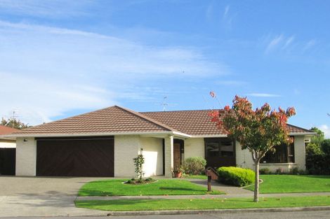 Photo of property in 8 Runanga Grove, Waikanae, 5036