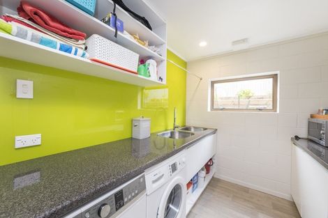 Photo of property in 15 Rangeview Place, Feilding, 4702