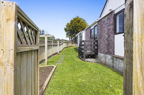 Photo of property in 1 Fairview Place, Westown, New Plymouth, 4310
