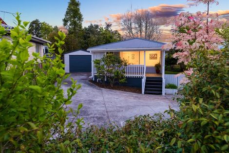 Photo of property in 3/99a View Road, Sunnyvale, Auckland, 0612