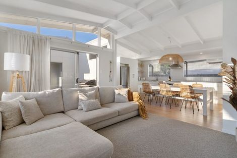 Photo of property in 1209 Papamoa Beach Road, Papamoa Beach, Papamoa, 3118