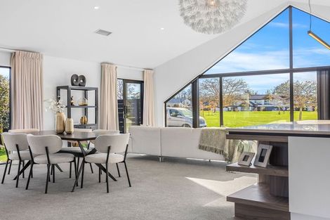 Photo of property in 6 Waitikiri Square, Parklands, Christchurch, 8083