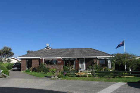Photo of property in 12 Tobys Way, Waikanae Beach, Waikanae, 5036