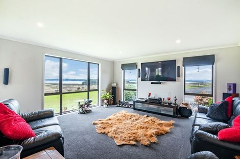 Photo of property in 137 Tuparekura Road, South Head, Helensville, 0874