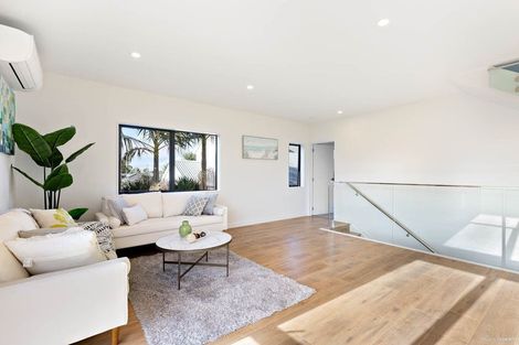 Photo of property in 844d East Coast Road, Oteha, Auckland, 0630