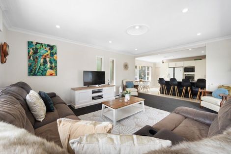 Photo of property in 83 Ridge Road, Howick, Auckland, 2014