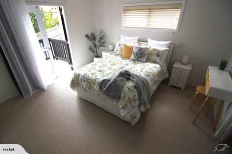 Photo of property in 2/660 Beach Road, Browns Bay, Auckland, 0630