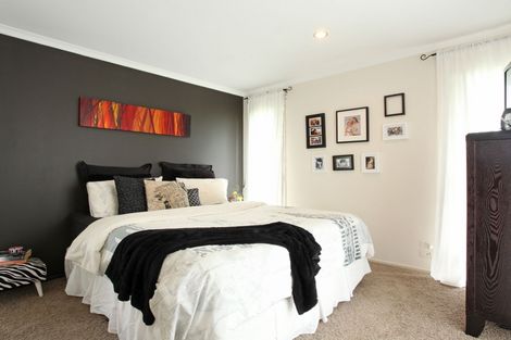 Photo of property in 24 Breaker Grove, Waiuku, 2123