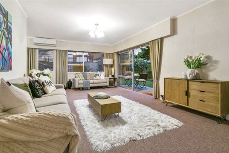 Photo of property in 3/5 Tobruk Crescent, Milford, Auckland, 0620