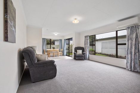Photo of property in 4 Bethel Court, Milson, Palmerston North, 4414