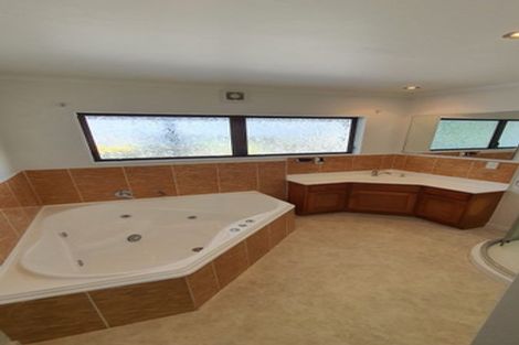 Photo of property in 2 Westpark Drive, West Harbour, Auckland, 0618