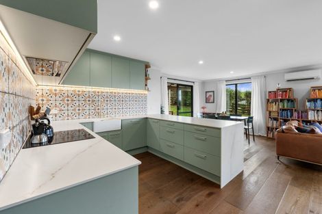 Photo of property in 5 Gavinike Place, Waimauku, 0812