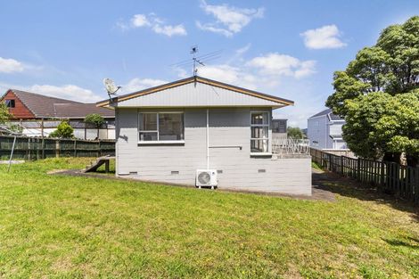 Photo of property in 3/68 Takutai Avenue, Half Moon Bay, Auckland, 2012